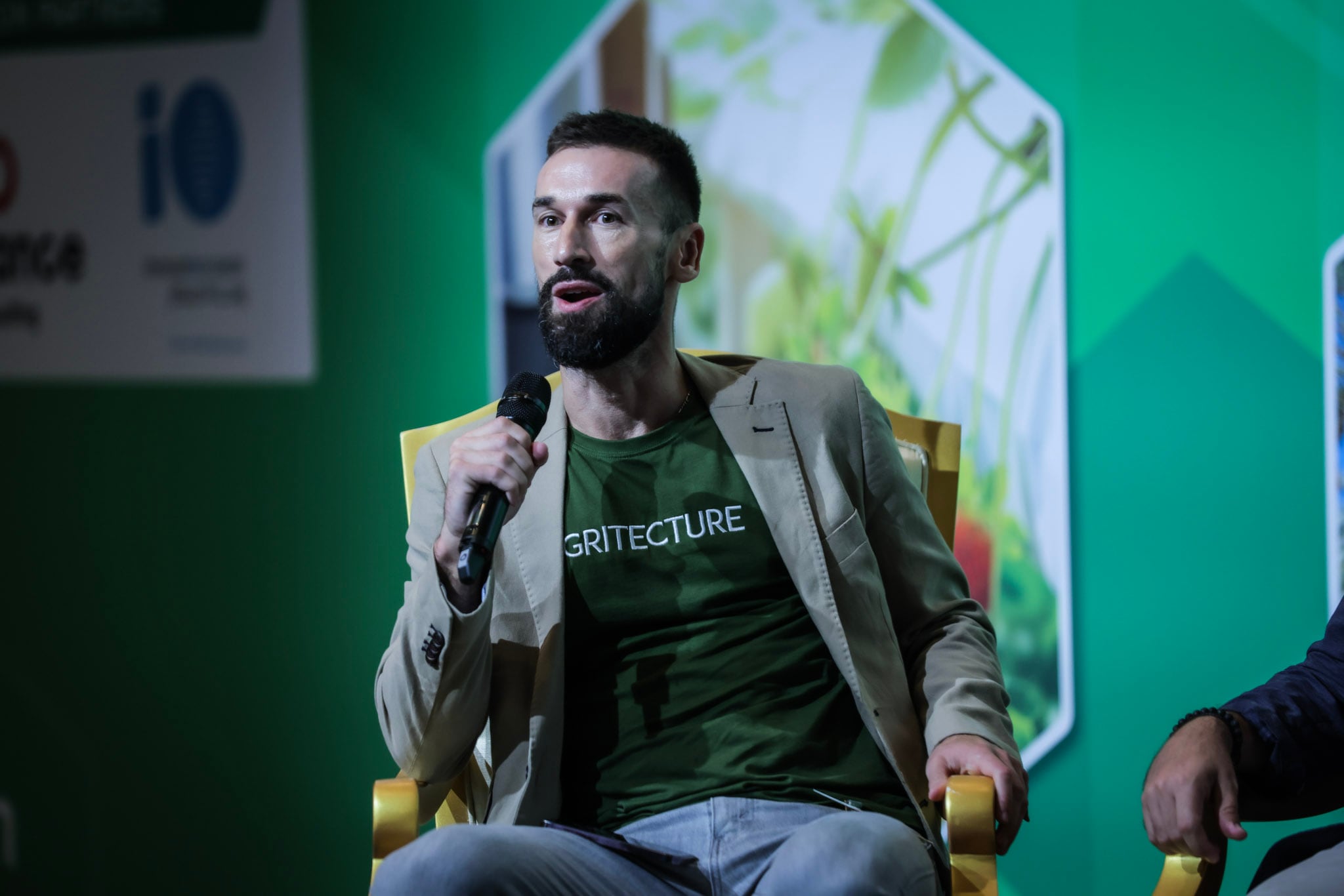 Agritecture CEO Henry Gordon-Smith addresses the recent World Agri-Tech Summit in Dubai.