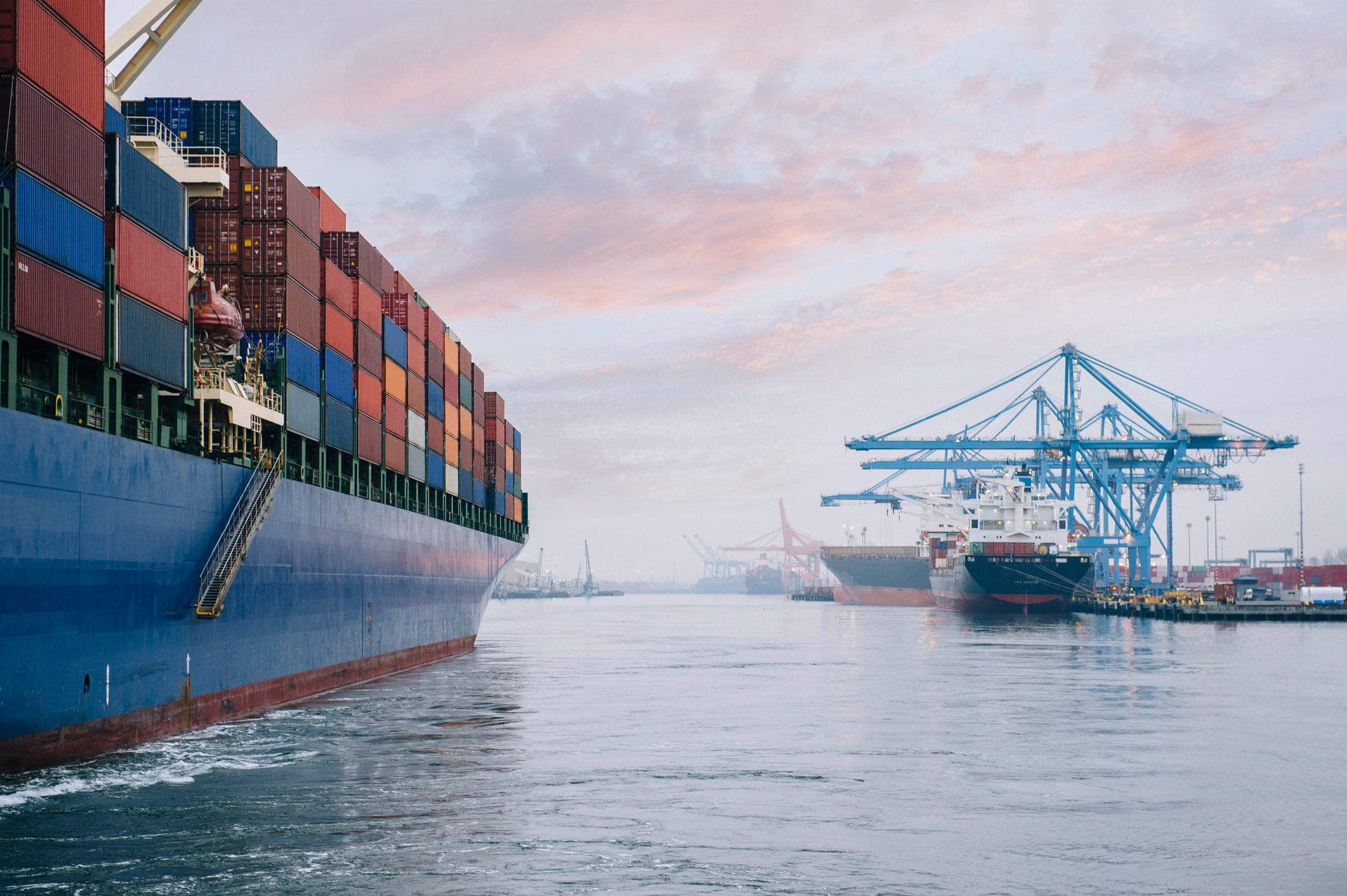 US port strikes called off as unions and employers agree ‘tentative’ deal