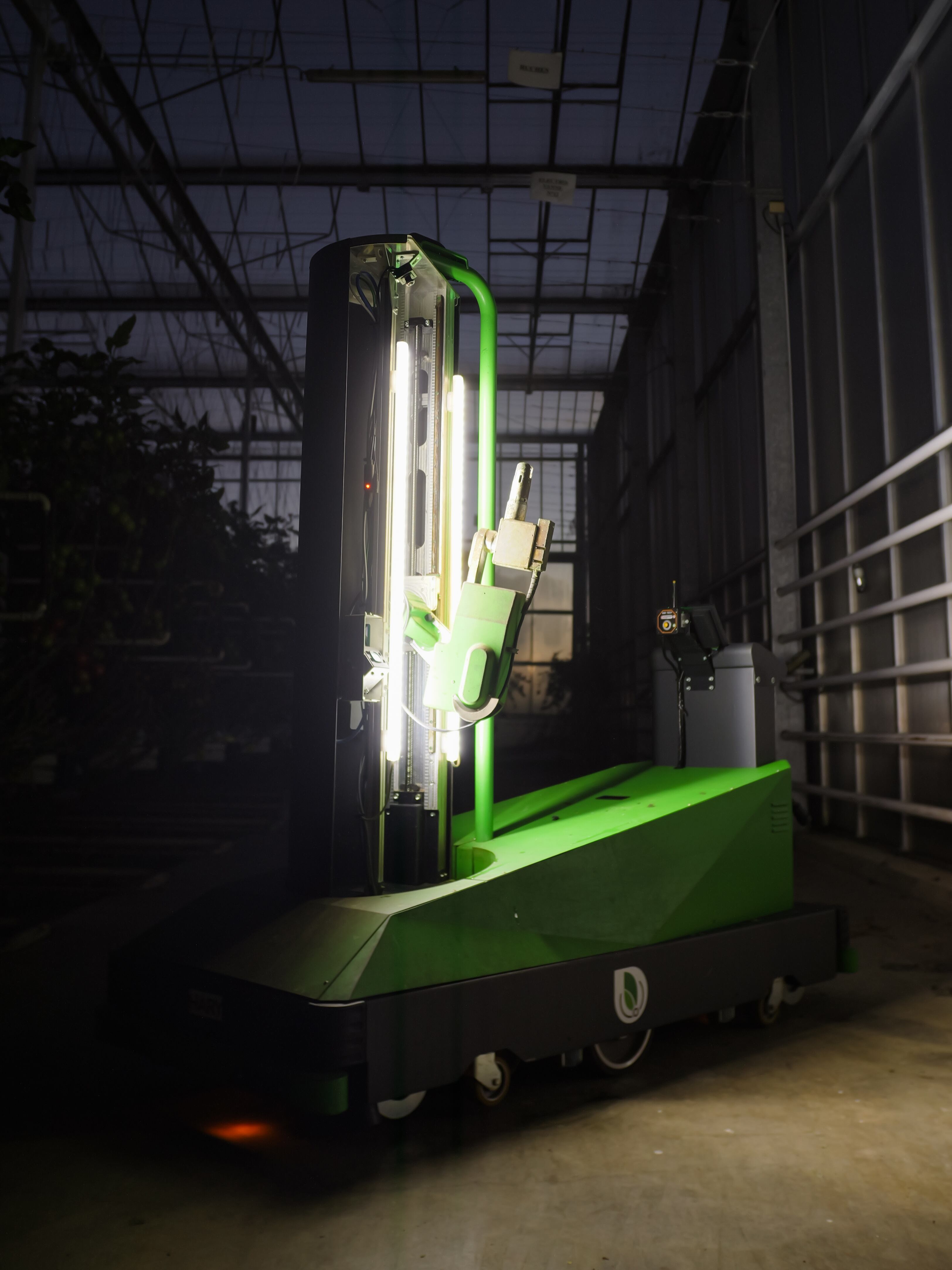 The working capacity of the robot has more than doubled by making night-time leaf removal possible, the company says.