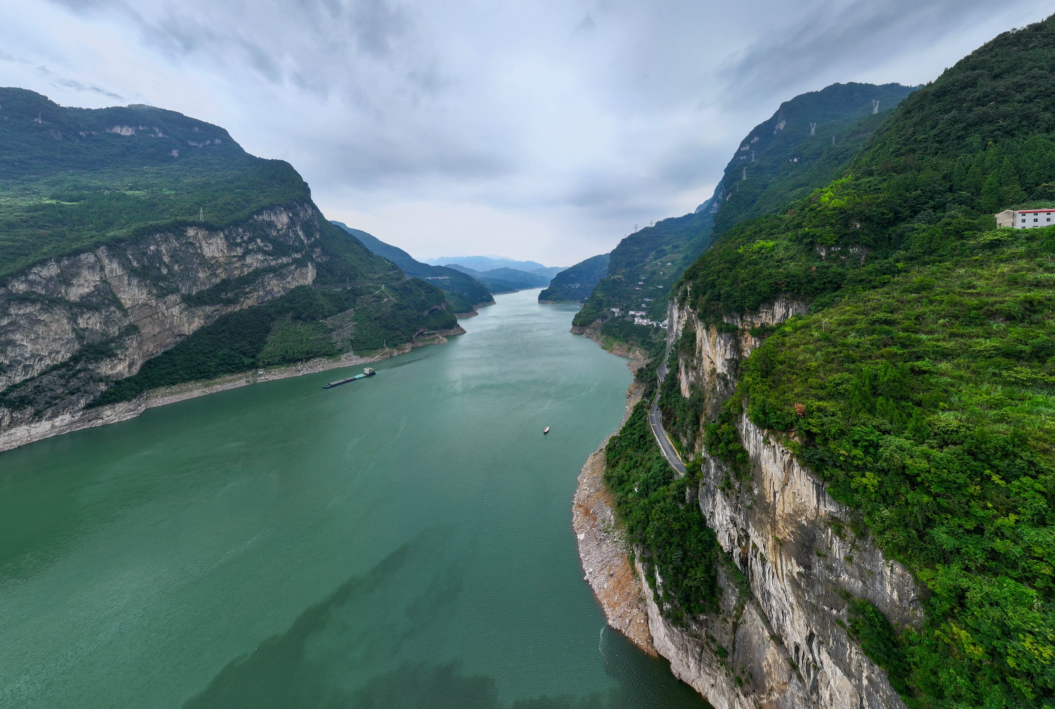 aerial shot of 3 gorges of the yangtze river in china