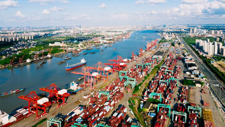 What are the consequences of China’s COVID-19 measures on shipping costs?