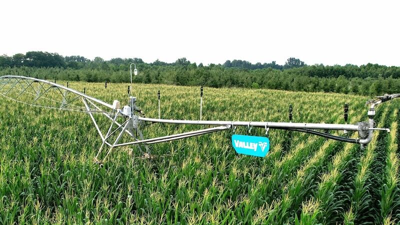 A Valley Irrigation center pivot